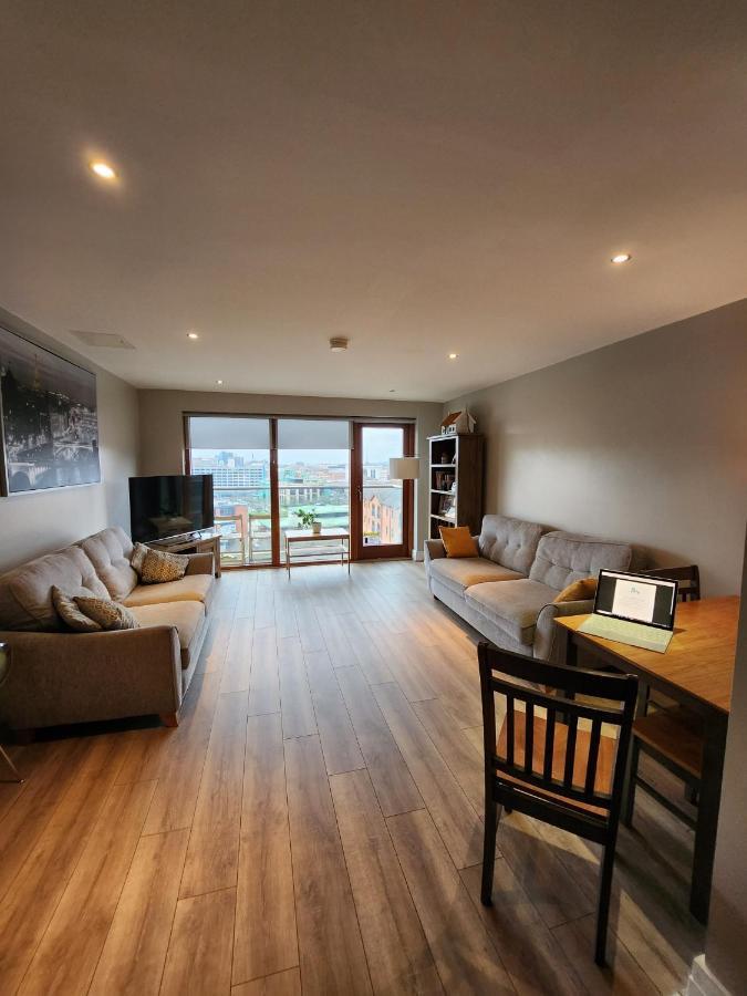 City Views Apartment Белфаст Екстериор снимка